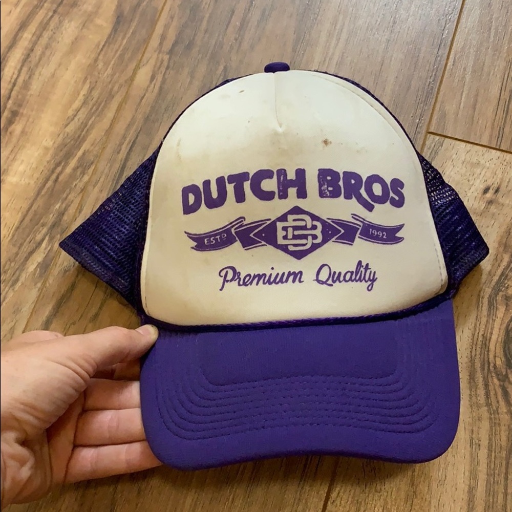 Dutch bros hat